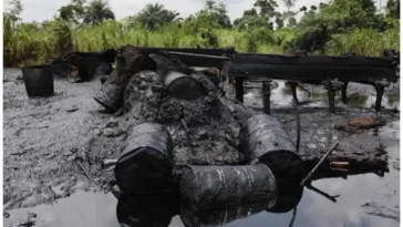 Navy decries economic loss to illegal oil operations