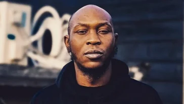 Naira Abuse: I’m only artist who stops people from spraying me – Seun Kuti